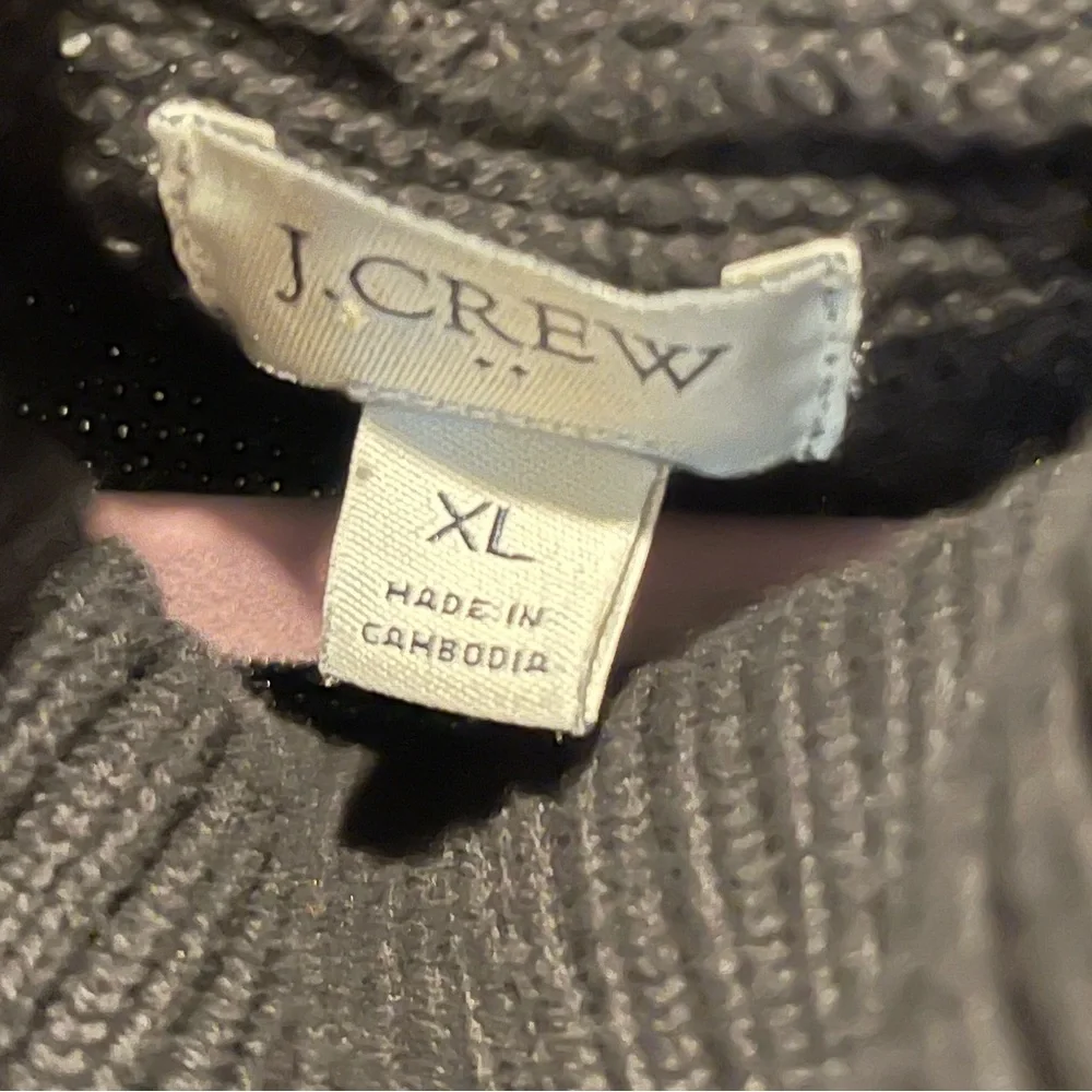 Never worn J Crew sleeveless turtleneck sweater - Picture 2 of 2